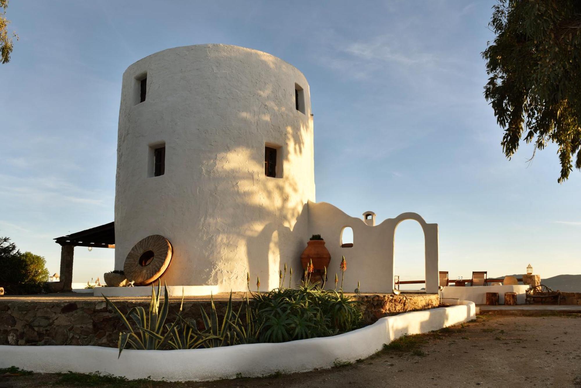 Anastasia'S Windmill And Anastasia'S Studio Plaka  Zewnętrze zdjęcie