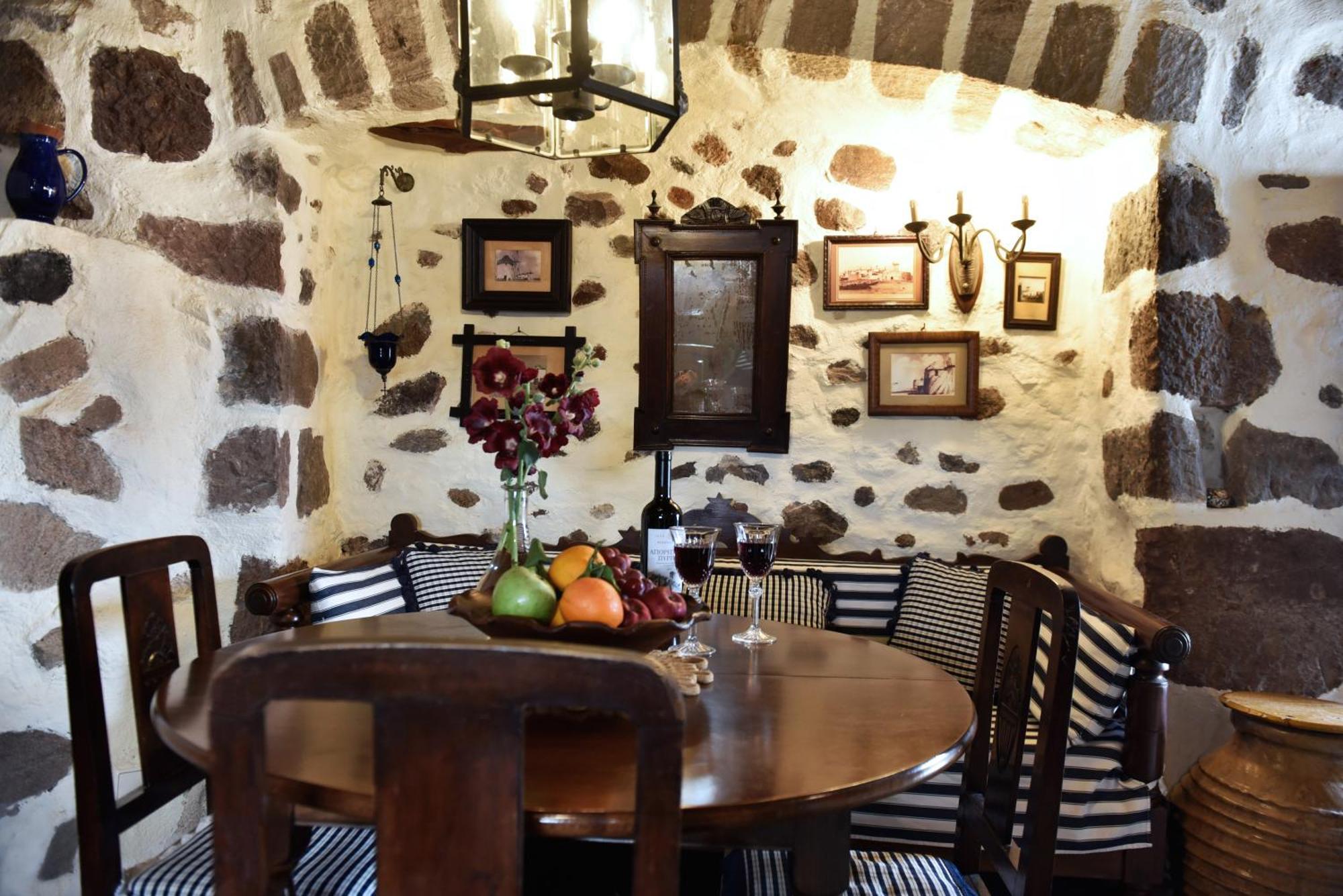 Anastasia'S Windmill And Anastasia'S Studio Plaka  Zewnętrze zdjęcie