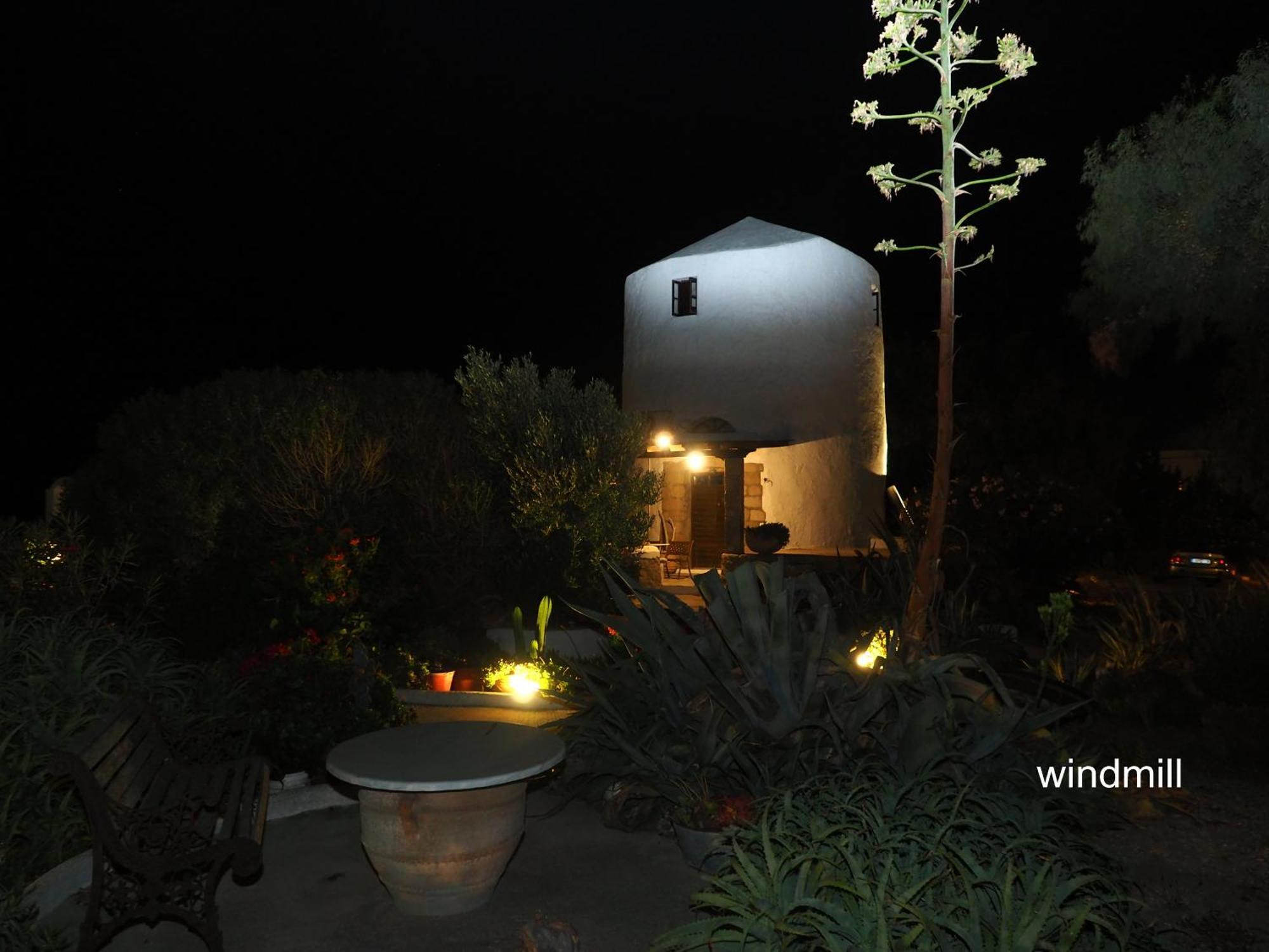 Anastasia'S Windmill And Anastasia'S Studio Plaka  Zewnętrze zdjęcie